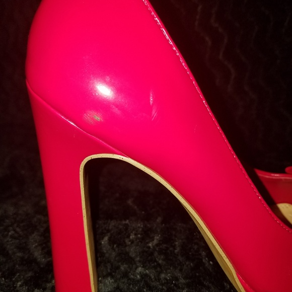 Jessica Simpson Cherry Red High Heels with a Bow - Picture 5 of 7
